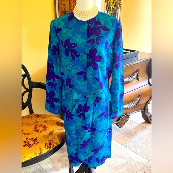 Elegant vintage 100% Silk Suit by Adrianna Papell 2 piece skirt set - Picture 4 of 16